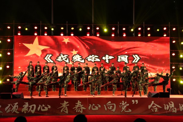 该校开展军训合唱艺术思政课。北海艺术设计学院供图.jpg